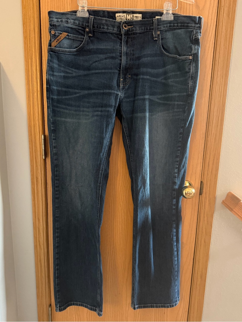 Ariat Like New M5 Straight Fit Dark Wash Denim Workwear Jeans Men’s Size 40/34